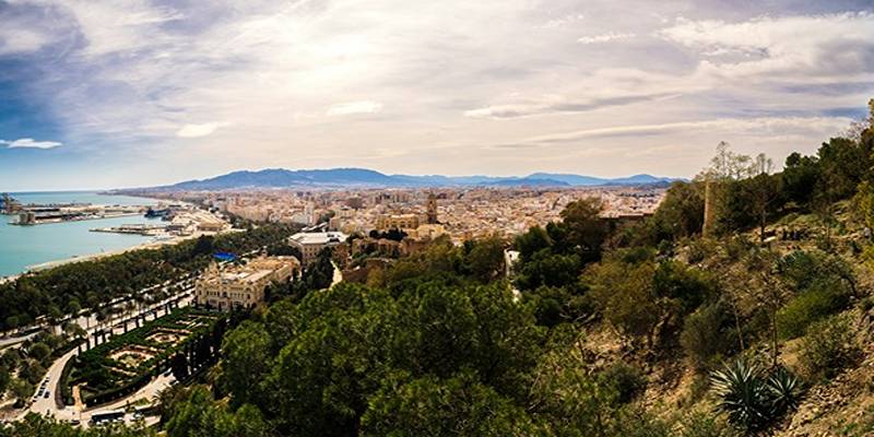 Enjoy Costa del Sol’s Beauty with Our Guide